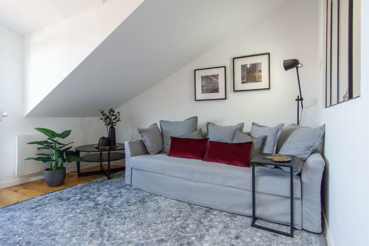 Lovelystay - Turquoise River View Ii Lissabon